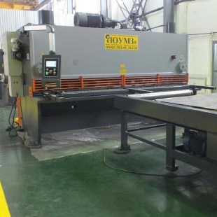 Гидравлическая гильотина ЮМЗ НГ16Г (лист 16*2100 мм)Фото 10162-02.jpg