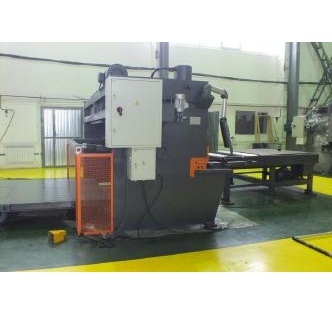 Гидравлическая гильотина ЮМЗ НГ16Г (лист 16*2100 мм)Фото 10162-03.jpg