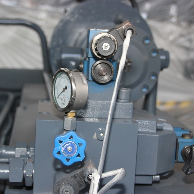 Гидравлическая гильотина ЮМЗ НГ25Г (лист 25*2100 мм)Фото 10167-04.jpg