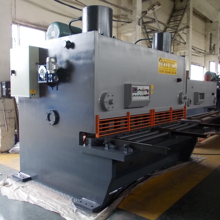 Гидравлическая гильотина ЮМЗ НГ20Г.01 (лист 20*2500 мм)Фото 10170-04.jpg