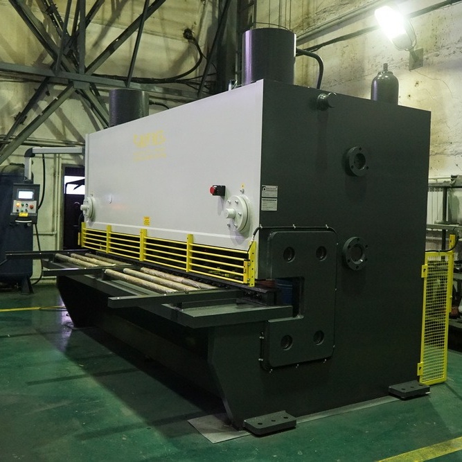 Гидравлическая гильотина ЮМЗ НГ6Г.02 (лист 6,3*3200 мм)Фото 10173-02.jpg