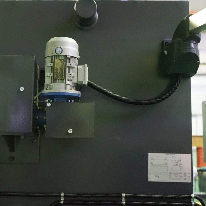 Гидравлическая гильотина ЮМЗ НГ6Г.02 (лист 6,3*3200 мм)Фото 10173-06.jpg