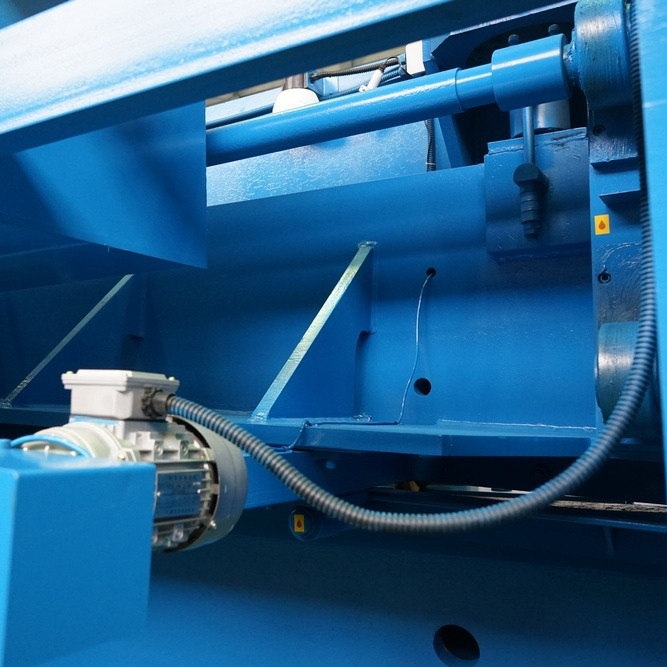 Гидравлическая гильотина ЮМЗ НГ13Г.02 (лист 12*3200 мм)Фото 10174-06.jpg