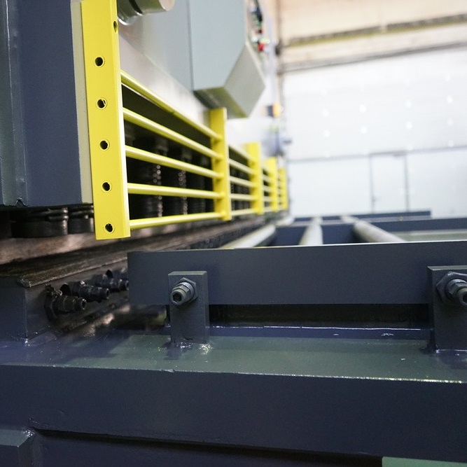 Гидравлическая гильотина ЮМЗ НГ32Г.02 (лист 32*3200 мм)Фото 10178-04.jpg