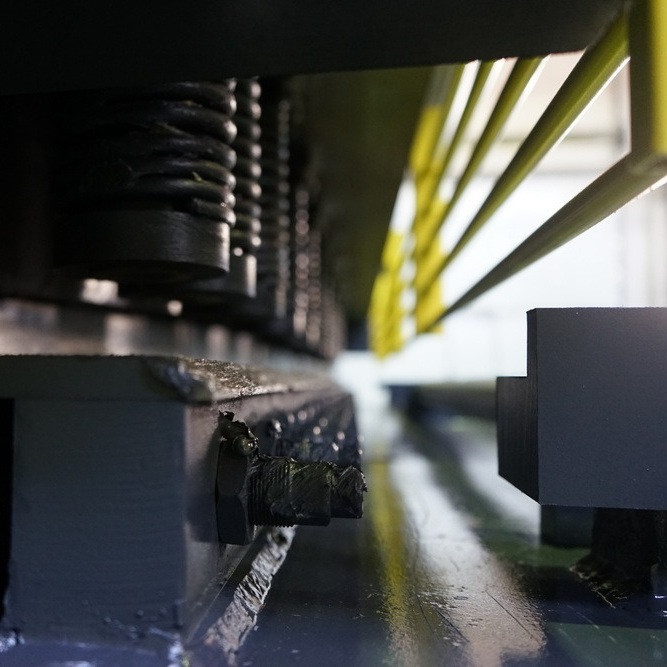 Гидравлическая гильотина ЮМЗ НГ32Г.02 (лист 32*3200 мм)Фото 10178-05.jpg