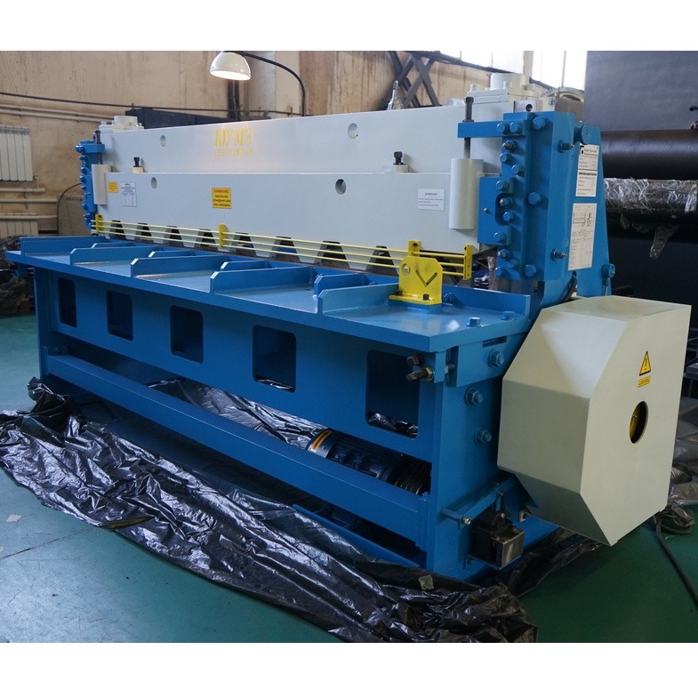 Ножницы гильотинные с наклонным ножом ЮМЗ НЛК3116 (лист 4*2000 мм)Фото 10179-02.jpg