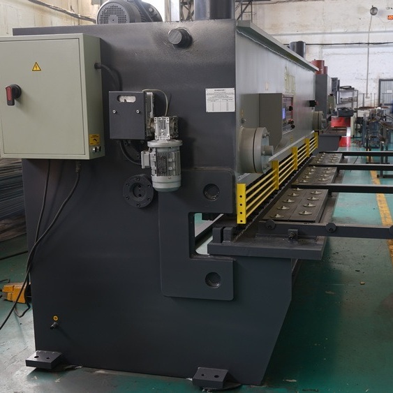 Гидравлическая гильотина ЮМЗ НГ16Г.03 (лист 16*4000 мм)Фото 10181-04.jpg