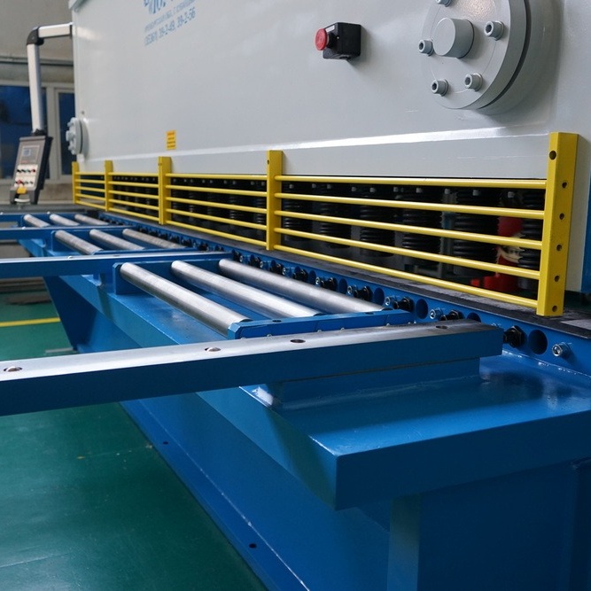 Гидравлическая гильотина ЮМЗ НГ20Г.03 (лист 20*4000 мм)Фото 10182-02.jpg