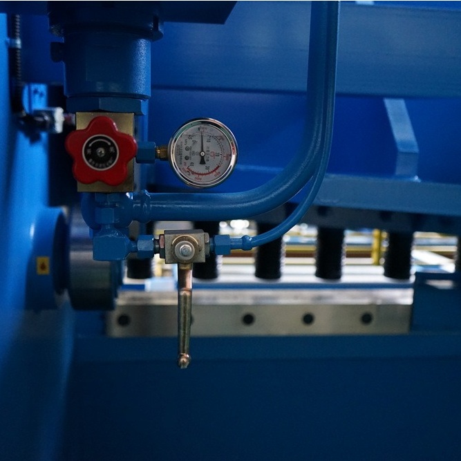 Гидравлическая гильотина ЮМЗ НГ20Г.03 (лист 20*4000 мм)Фото 10182-03.jpg