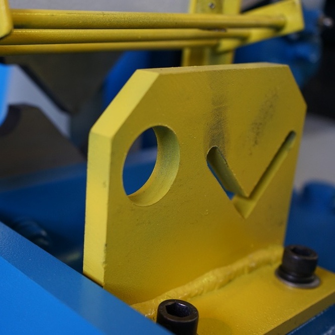 Ножницы гильотинные с наклонным ножом ЮМЗ НЛК3118 (лист 6,3*2000 мм)Фото 10186-03.jpg