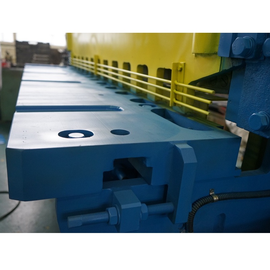 Ножницы гильотинные ЮМЗ НД3316 (лист 4*2000 мм)Фото 10187-02.jpg