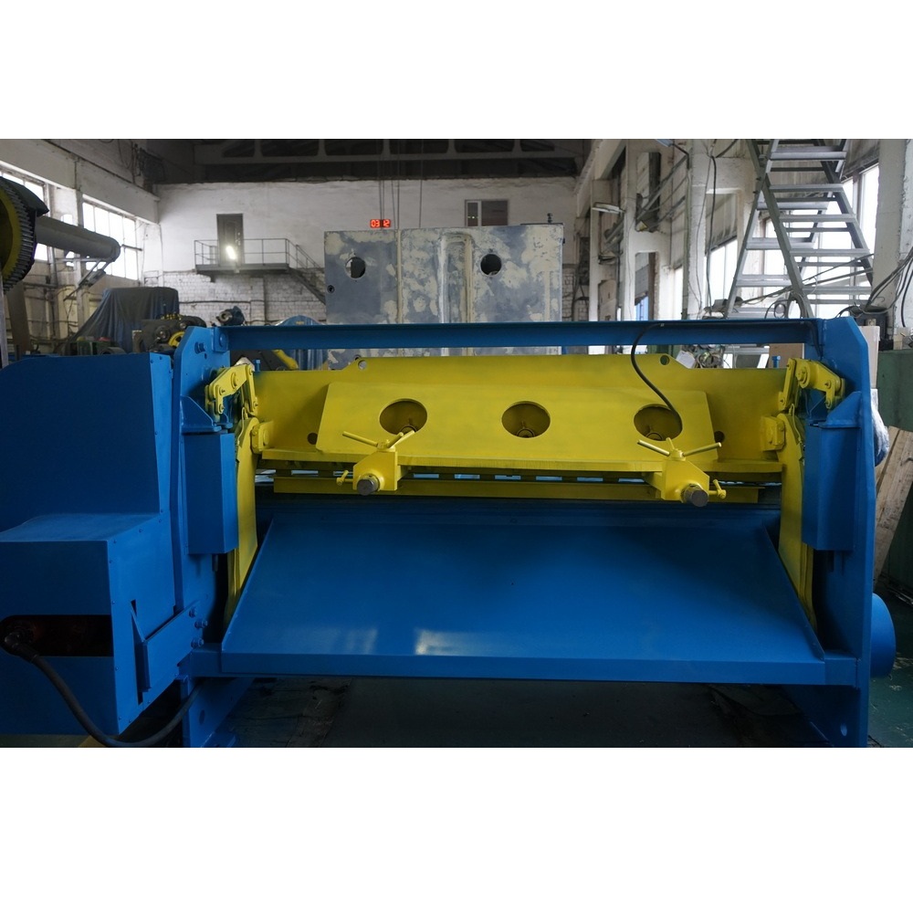 Ножницы гильотинные ЮМЗ НД3316 (лист 4*2000 мм)Фото 10187-03.jpg