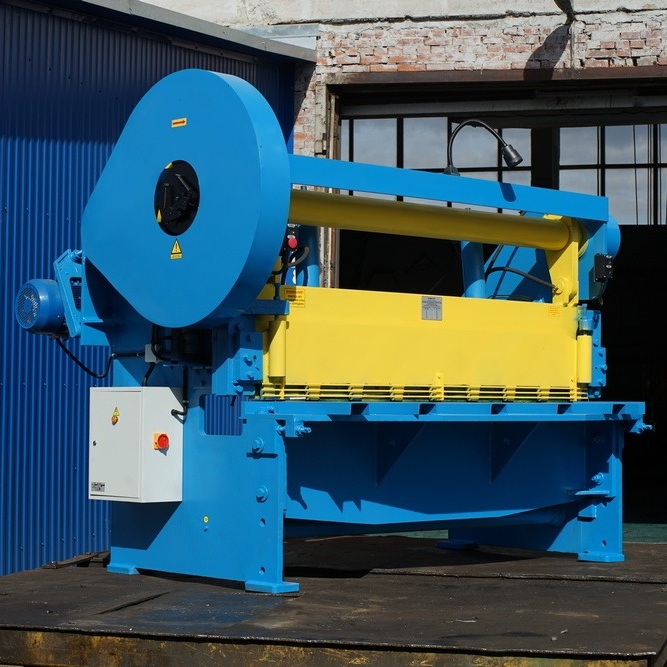 Ножницы гильотинные ЮМЗ НД3318/Н3118 аналог НЛ3118М (лист 6,3*2000 мм)Фото 10188-02.jpg