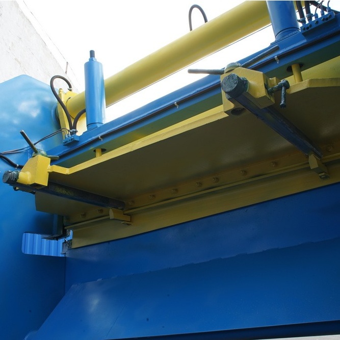 Ножницы гильотинные ЮМЗ НД3318/Н3118 аналог НЛ3118М (лист 6,3*2000 мм)Фото 10188-03.jpg