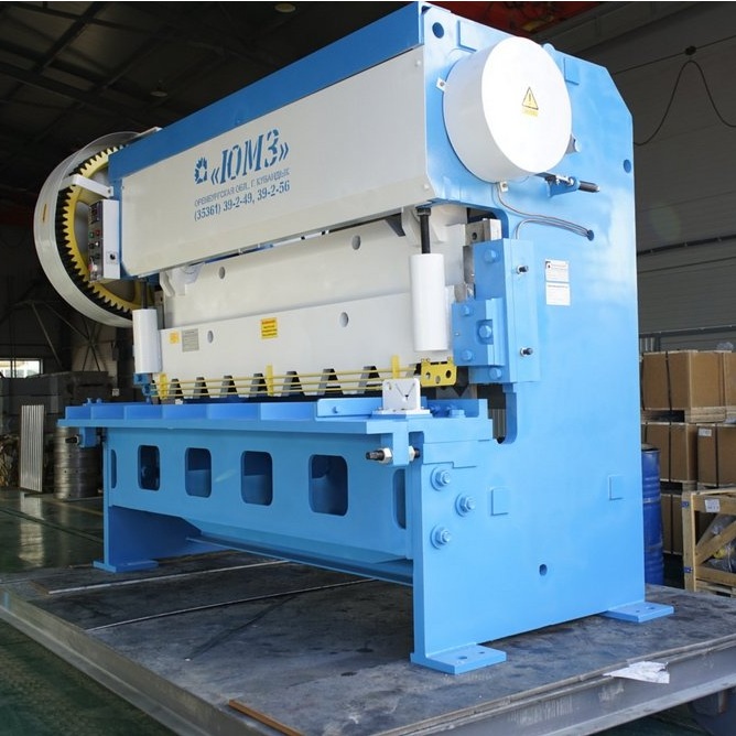 Ножницы гильотинные ЮМЗ НГ13 (лист 13*2000 мм)Фото 10190-03.jpg