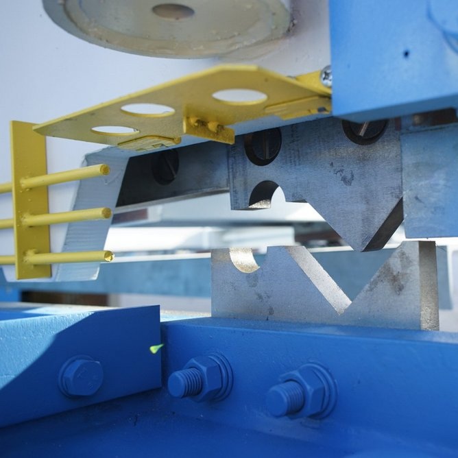 Ножницы гильотинные ЮМЗ НГ13 (лист 13*2000 мм)Фото 10190-07.jpg