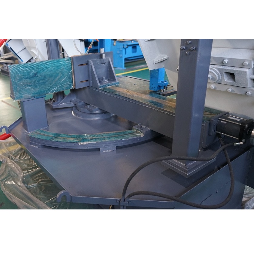 Ленточнопильный станок по металлу с поворотным столом ЮМЗ ЛПСГ-520.45Фото 10197-03.jpg