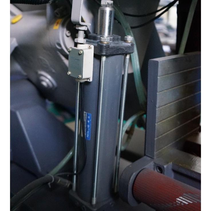 Полуавтоматический ленточнопильный станок ЮМЗ ЛПСГ-380Фото 10204-07.jpg