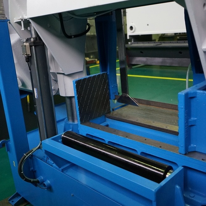 Полуавтоматический ленточнопильный станок ЮМЗ ЛПСГ-520Фото 10213-05.jpg