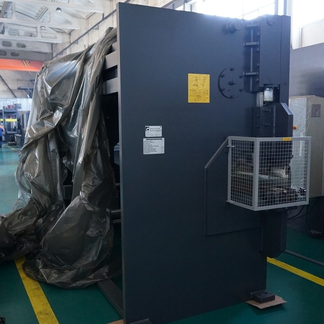 Листогибочный гидравлический пресс ЮМЗ ПЛГ-63 (ИБ1428)Фото 10228-03.jpg