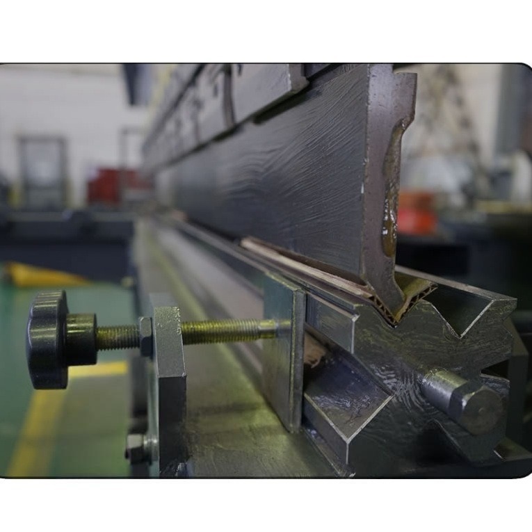 Листогибочный гидравлический пресс ЮМЗ ПЛГ-80 (ИБ1429)Фото 10229-02.jpg