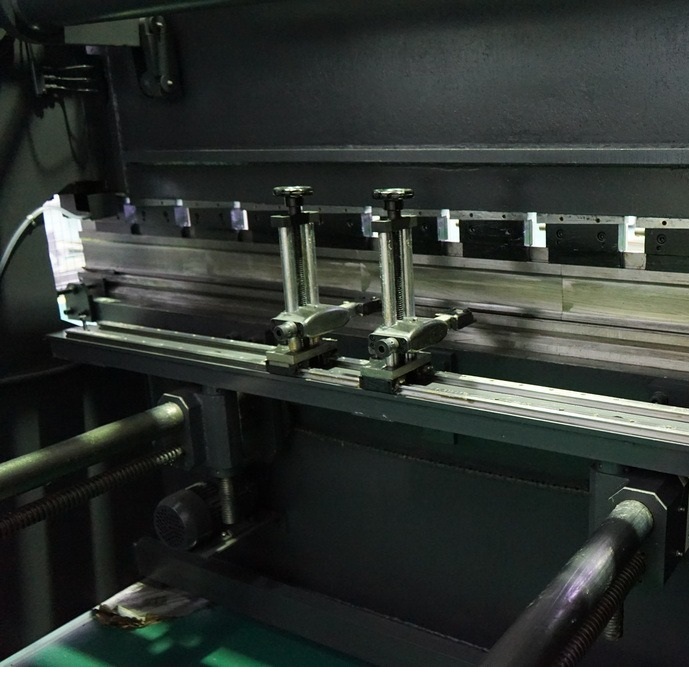 Листогибочный гидравлический пресс ЮМЗ ПЛГ-100 (ИБ1430Б)Фото 10230-02.jpg