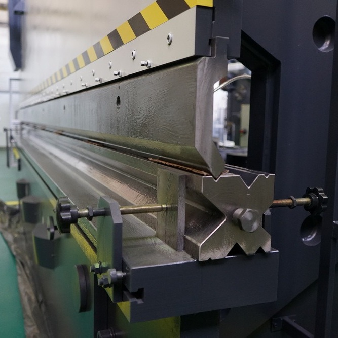 Листогибочный гидравлический пресс ЮМЗ ПЛГ-100 (ИБ1430Б)Фото 10230-04.jpg