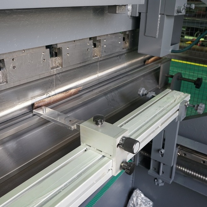 Листогибочный гидравлический пресс ЮМЗ ПЛГ-125 (ИБ1431)Фото 10231-03.jpg