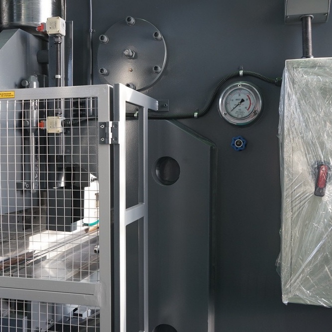 Листогибочный гидравлический пресс ЮМЗ ПЛГ-125 (ИБ1431)Фото 10231-07.jpg