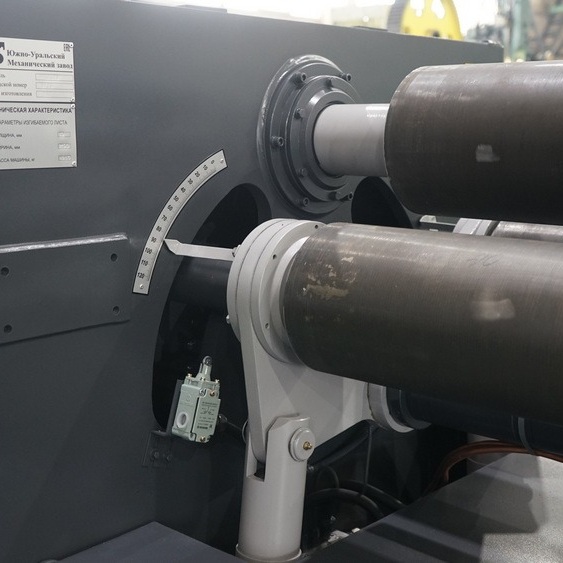 Вальцовочный гидравлический станок ЮМЗ ИБ2216ГПФото 10238-03.jpg