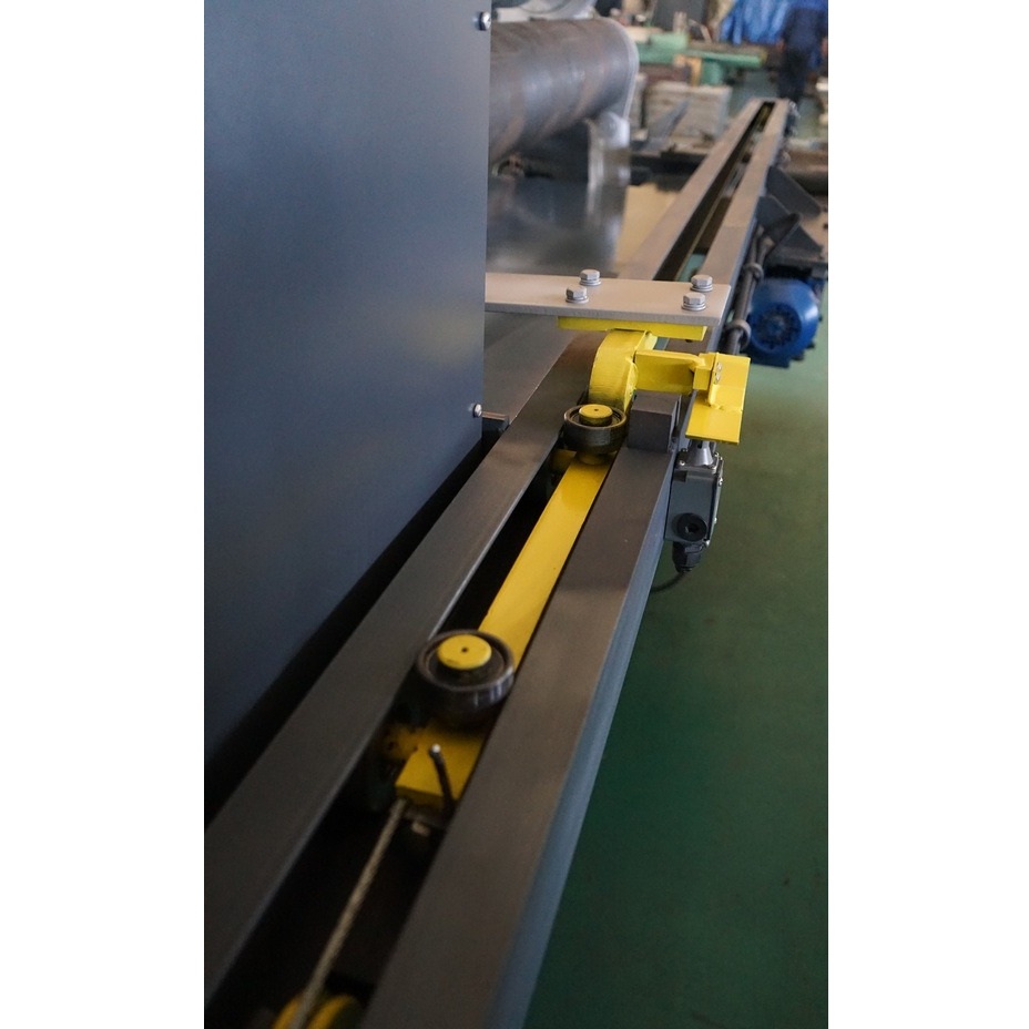 Вальцовочный гидравлический станок ЮМЗ ИБ2222ГПФото 10240-04.jpg