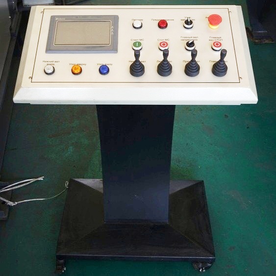 Вальцовочный гидравлический 4-х валковый станок ЮМЗ ИБ2221ГФото 10241-02.jpg