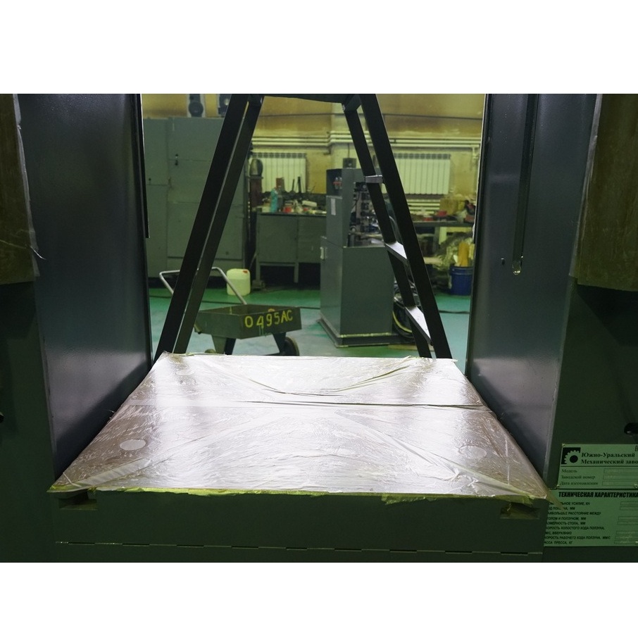 Пресс гидравлический для литья пластмасс ДГ2430Фото 10621-02.jpg