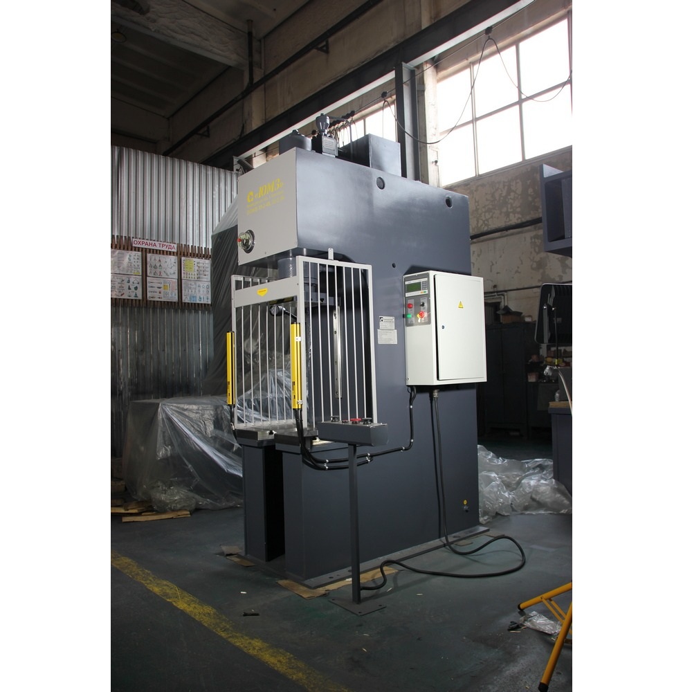 Пресс гидравлический ЮМЗ П6326БФото 10649-03.jpg