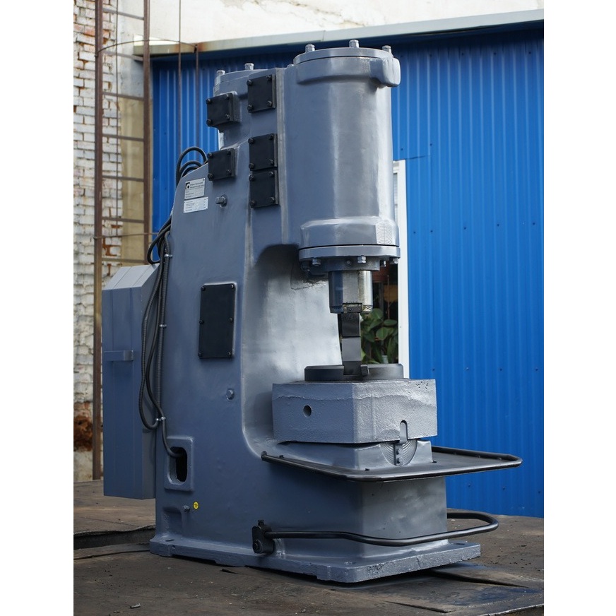 Пневматический ковочный молот ЮМЗ МК4132Фото 10702-02.jpg