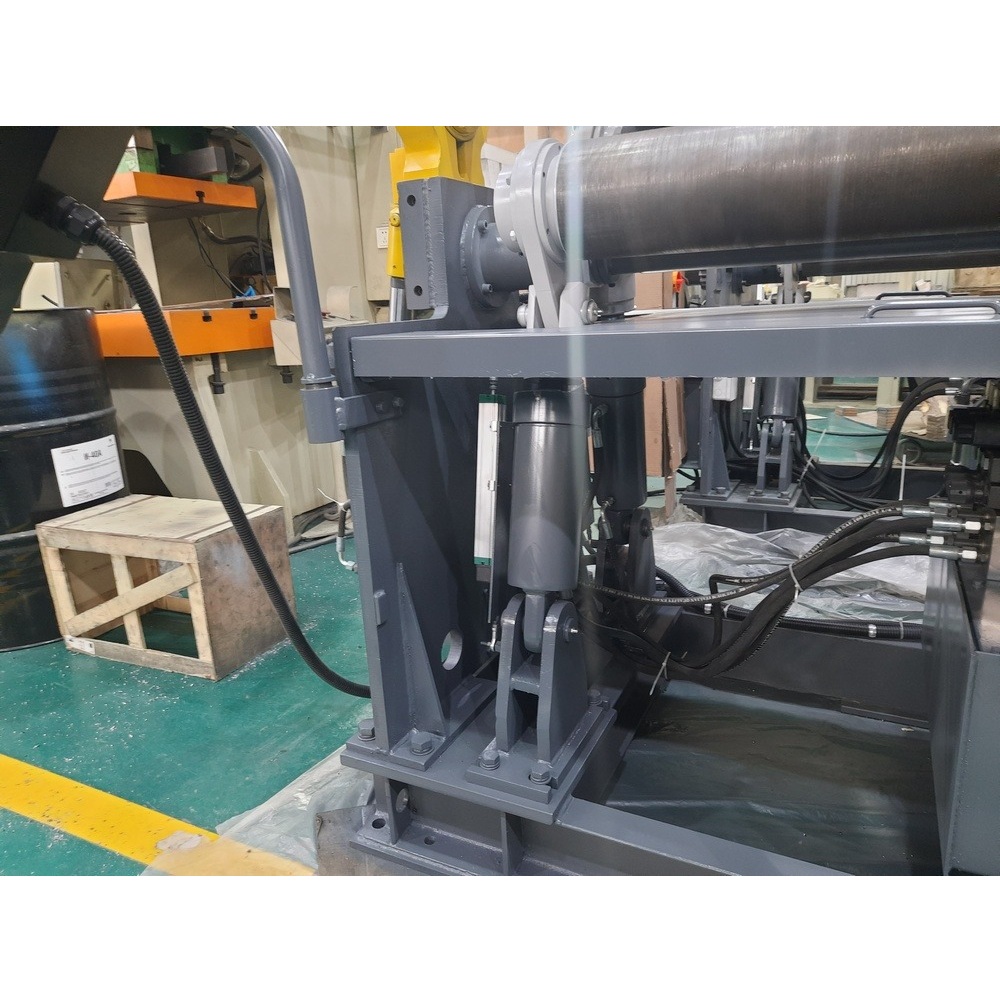 Вальцовочный электромеханический станок ЮМЗ ИБ2220МФото 10711-04.jpg