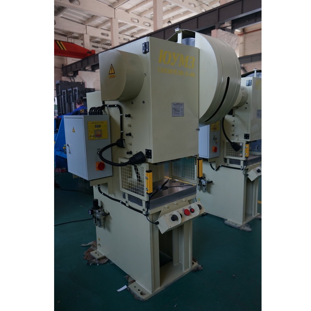 Пресс кривошипный ЮМЗ КД2124Фото 10716-03.jpg