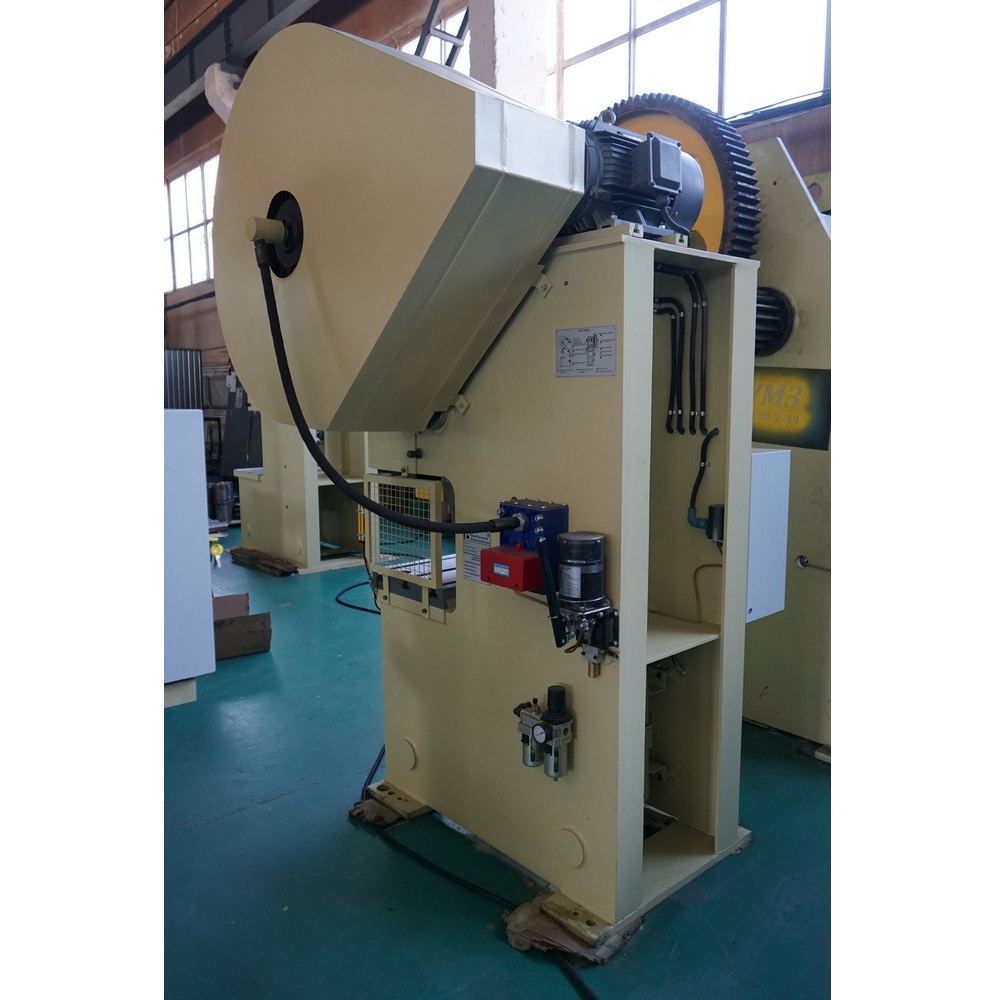 Пресс кривошипный ЮМЗ КД2126Фото 10717-03.jpg