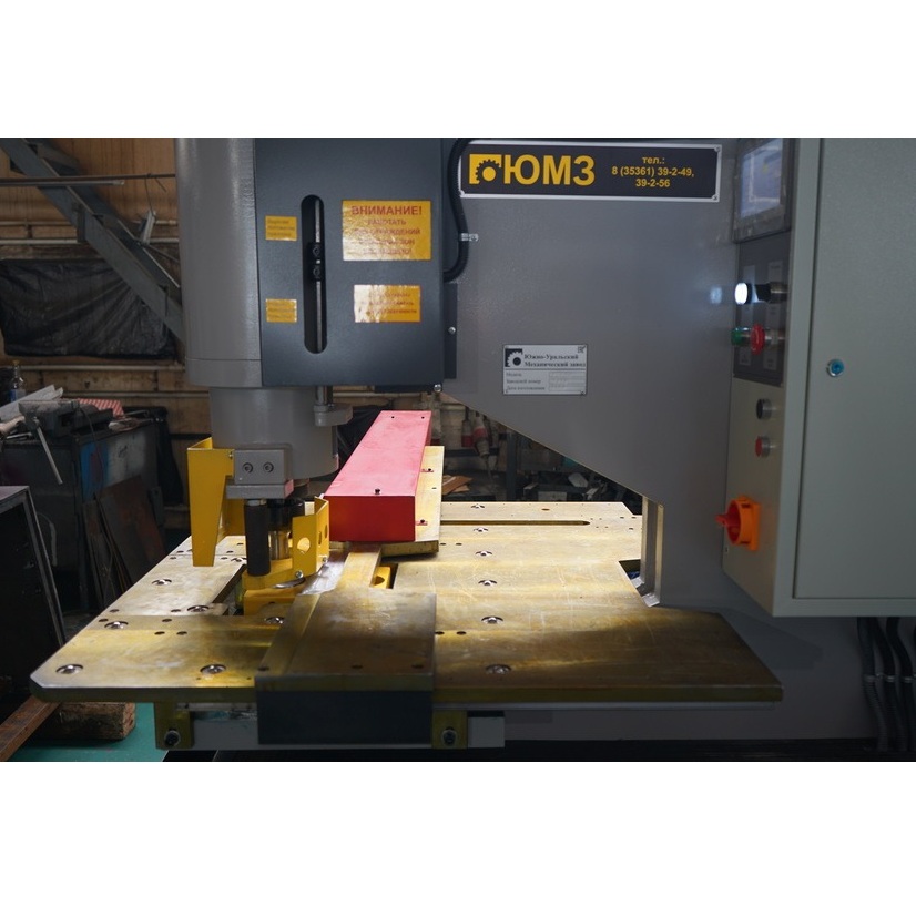 Гидравлический пробивной пресс ЮМЗ УПО-90 с ЧПУФото 10723-02.jpg