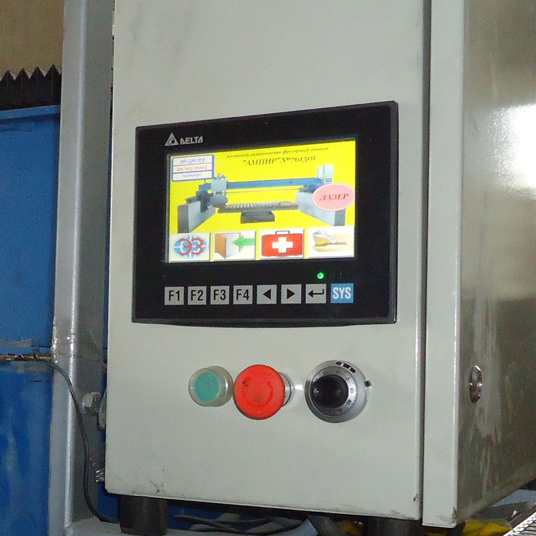 Станок распиловочный мостовой АмпирФото 10747-02.jpg