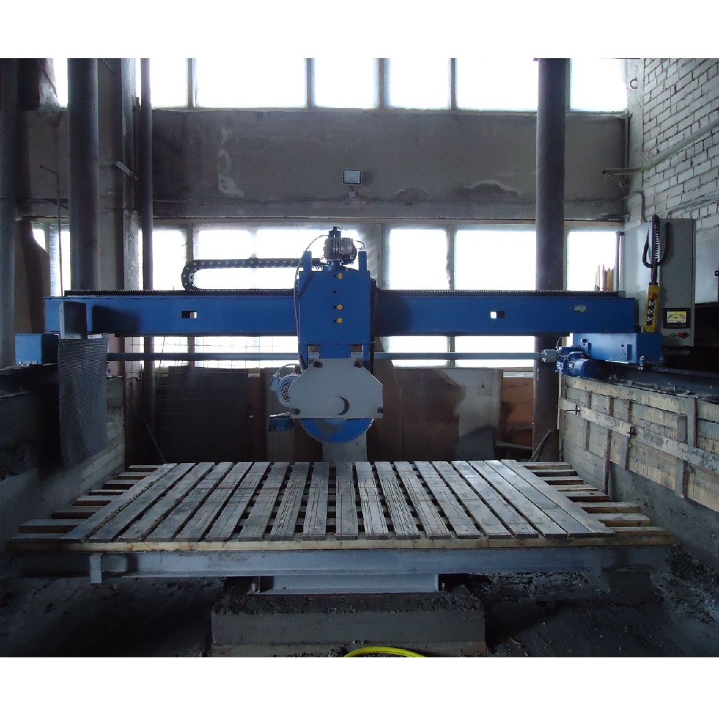 Станок распиловочный мостовой АмпирФото 10747-04.jpg