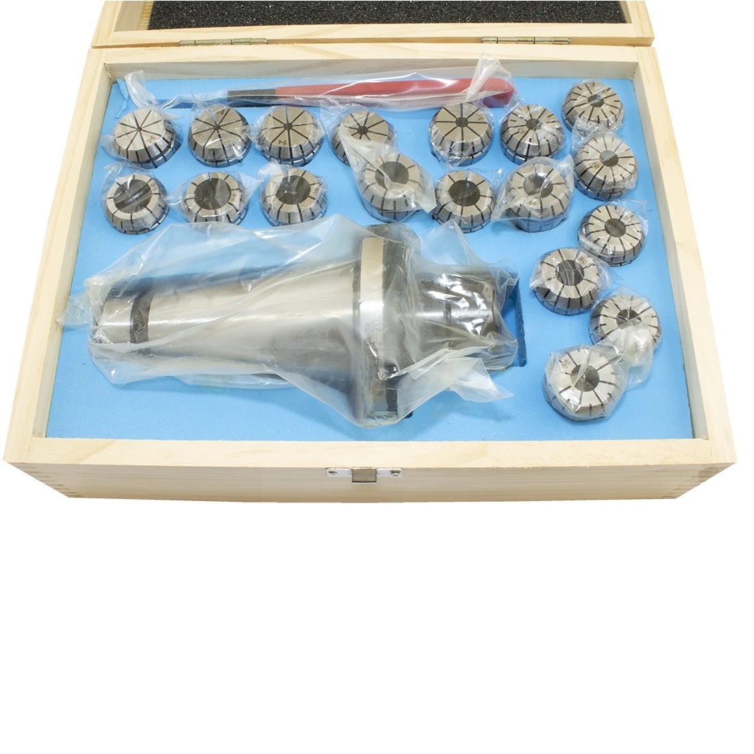 Патрон цанговый с хвостовиком 7:24-50 исп.1 М24x3 мм, с набором цанг ER32 из 18 шт, 3-20 мм CNICФото 11126-02.jpg