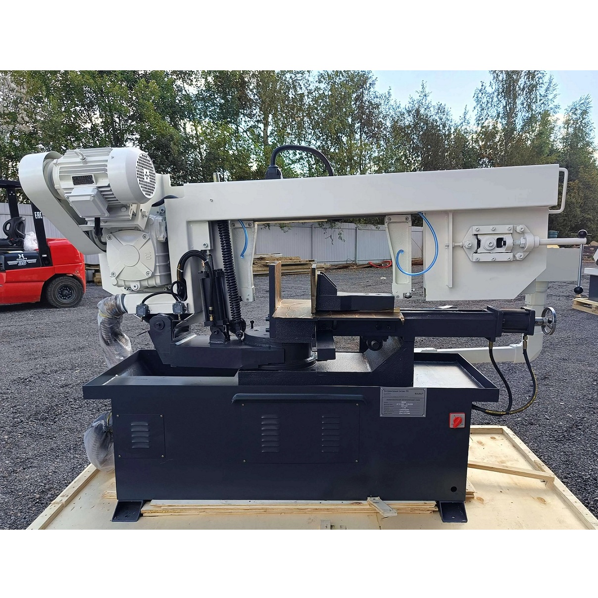 Полуавтоматический ленточнопильный станок REALREZ GB4033XФото 11147-04.jpg