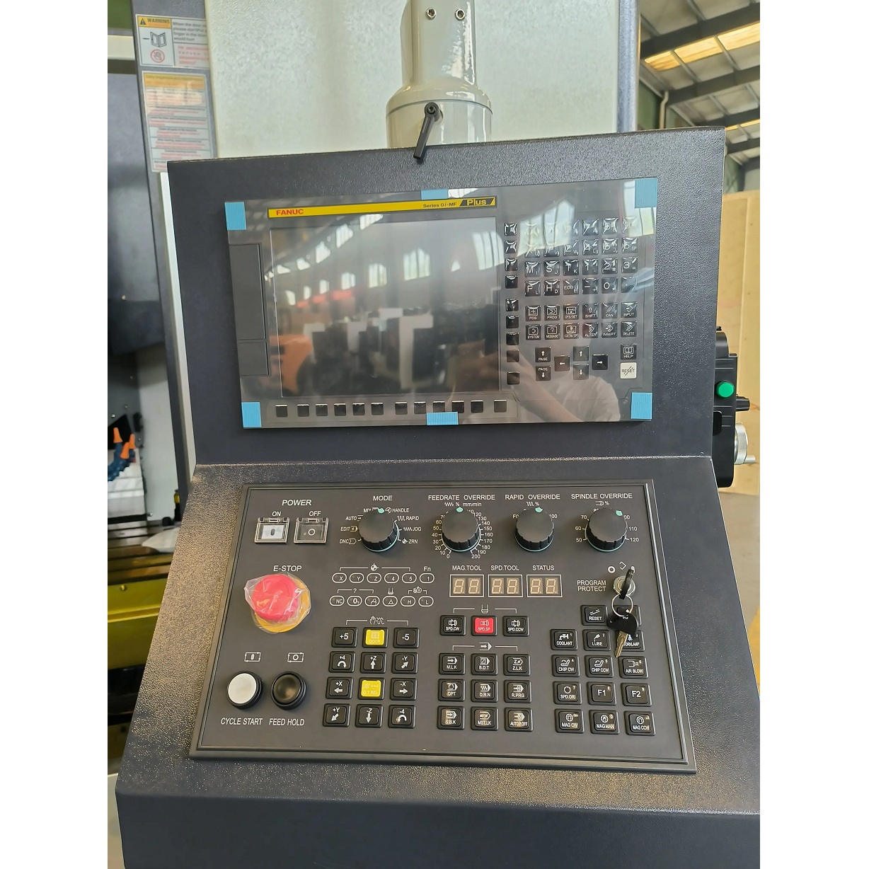 Вертикальный обрабатывающий центр с ЧПУ REALREZ VMC850 (Fanuc Oi-MF plus)Фото 12926-05.jpg