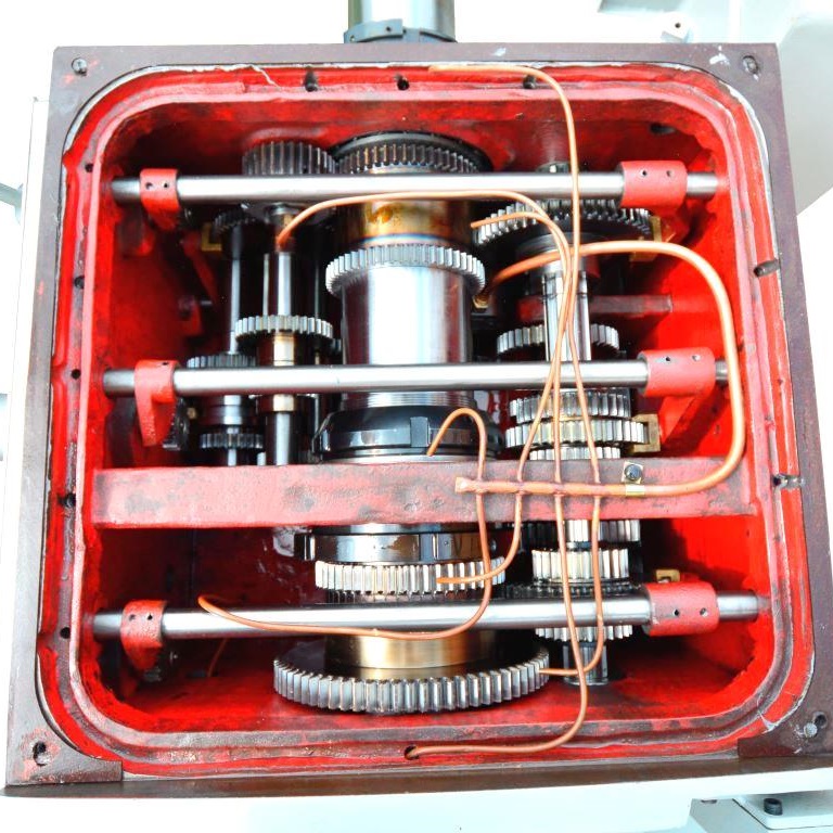 Универсальный токарно-винторезный станок по металлу Z56200 DRO RFSФото 1312-15.jpg