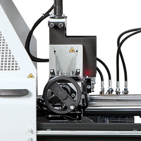 Автоматический маятниковый ленточнопильный станок по металлу PILOUS ARG 330 CF-NC AutomatФото 4008-03.jpg