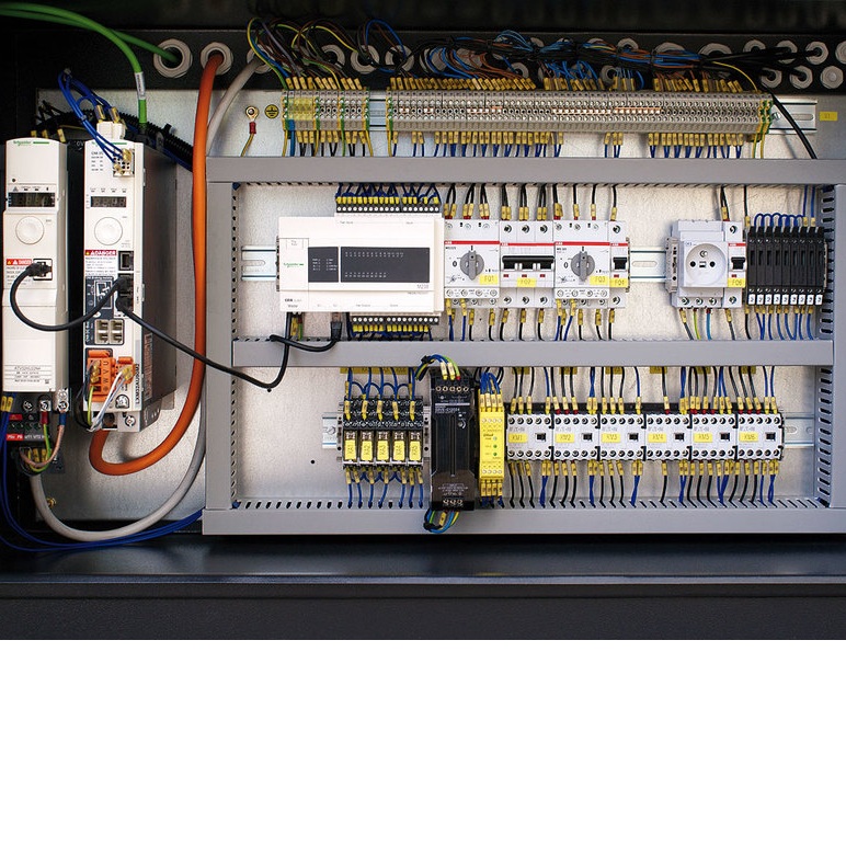 Автоматический маятниковый ленточнопильный станок по металлу PILOUS ARG 330 CF-NC AutomatФото 4008-06.jpg