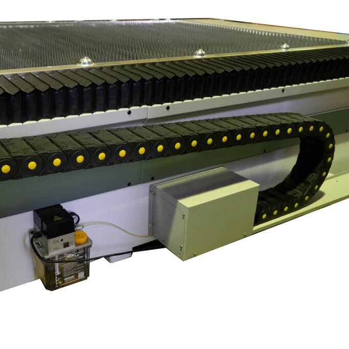 Оптоволоконный лазерный станок METAL MASTER MLF-3015R 1500W с автофокусомФото 401-10.jpg