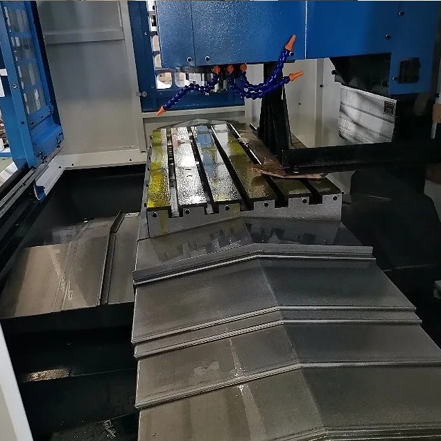 4-х осевой вертикальный обрабатывающий центр с ЧПУ MetalTec TOPMILL 850FФото 4134-10.jpg