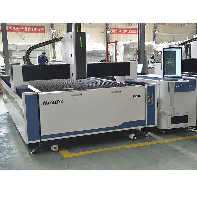 Оптоволоконный лазерный станок для резки металла с ручной сменой рабочих столов MetalTec 1530C (3000W)Фото 4176-04.jpg